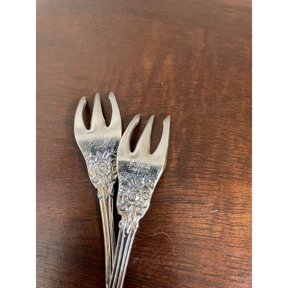 Vintage Oneida Northland Baton Rouge Appetizer Forks - set of 2 - Picture 3 of 3